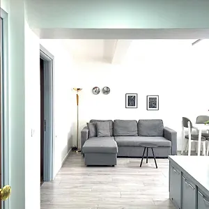 Center 2br , Tirana Albania